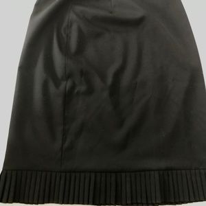 Ann Taylor Factory Store Black Knee Length Skirt Size 10